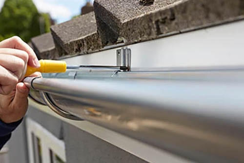 Guttering and roof plumbing installation